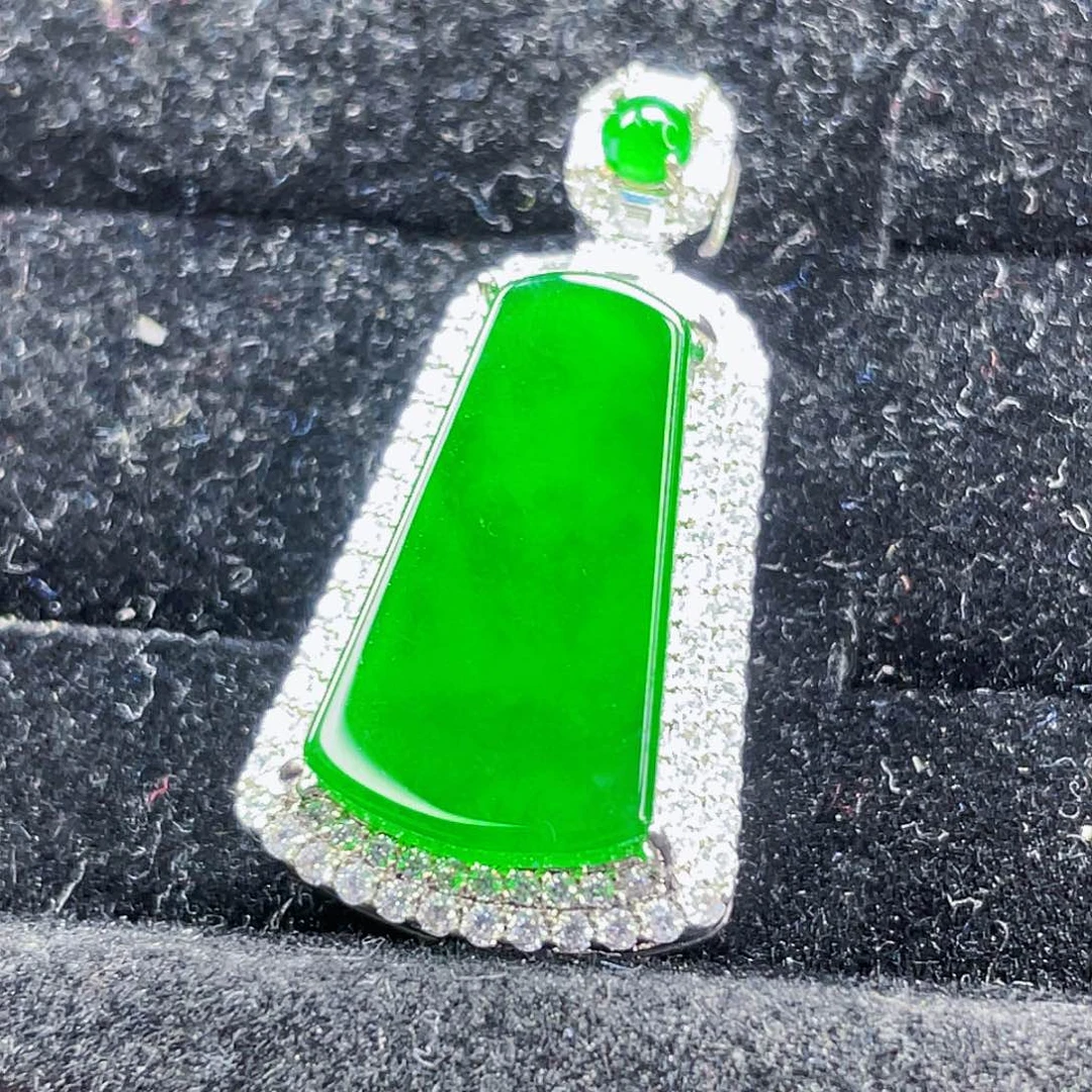 翡翠未镶嵌吊坠(不含链)500