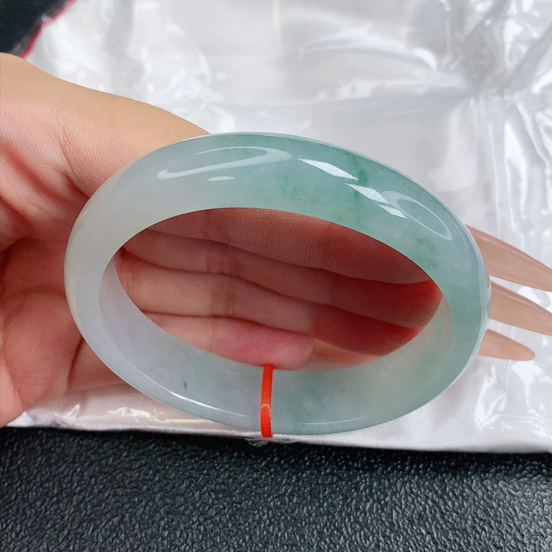 【闪购商品】未镶嵌手镯（贵妃镯）翡翠，55