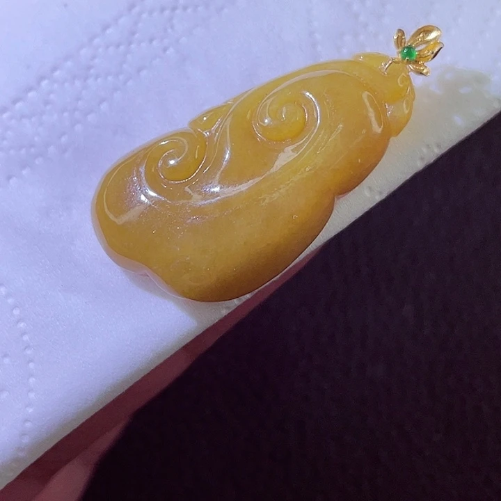 翡翠18K金镶嵌颈饰翡翠