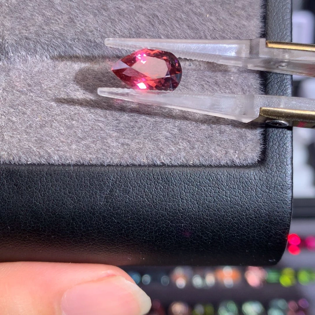 碧玺未镶嵌珠宝奇石2.01ct