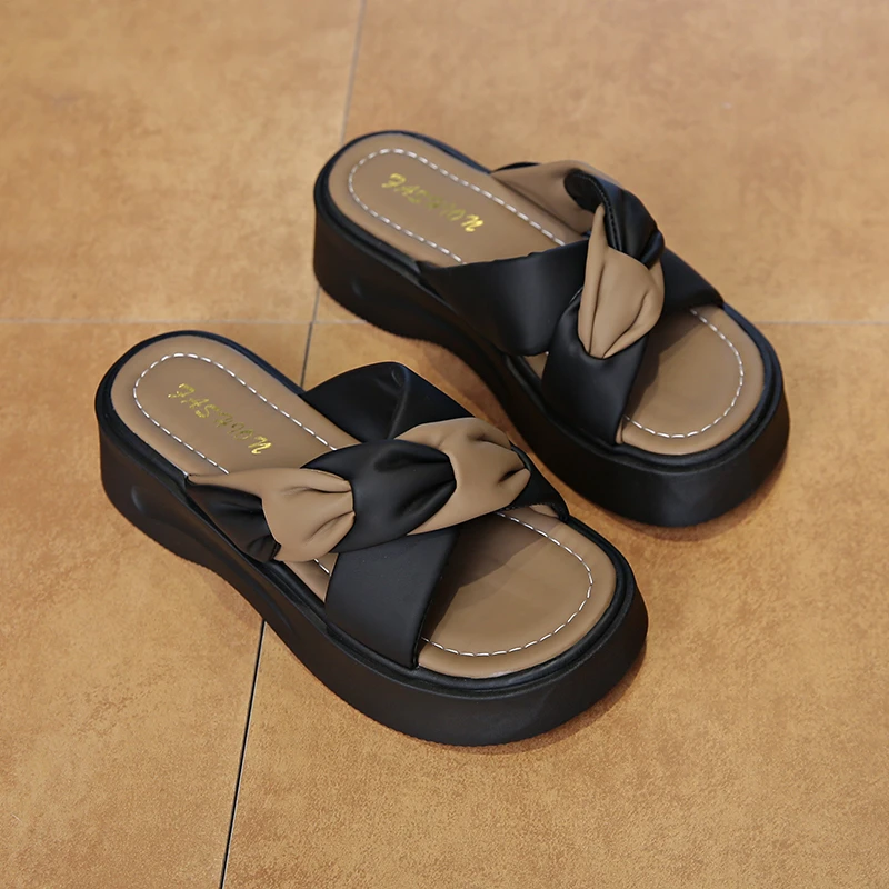 凉拖鞋女夏外穿2025年新款百搭松糕厚底增高气质仙女风休闲沙滩鞋