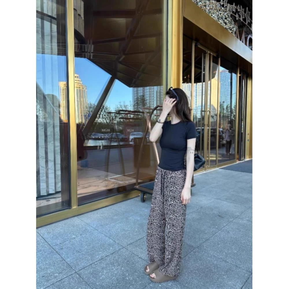 黑色正肩短袖t恤女2025夏季新款欧货爆款打底体恤直筒型百搭上衣