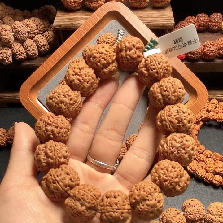 辞***.金刚菩提吊坠五星蜂王