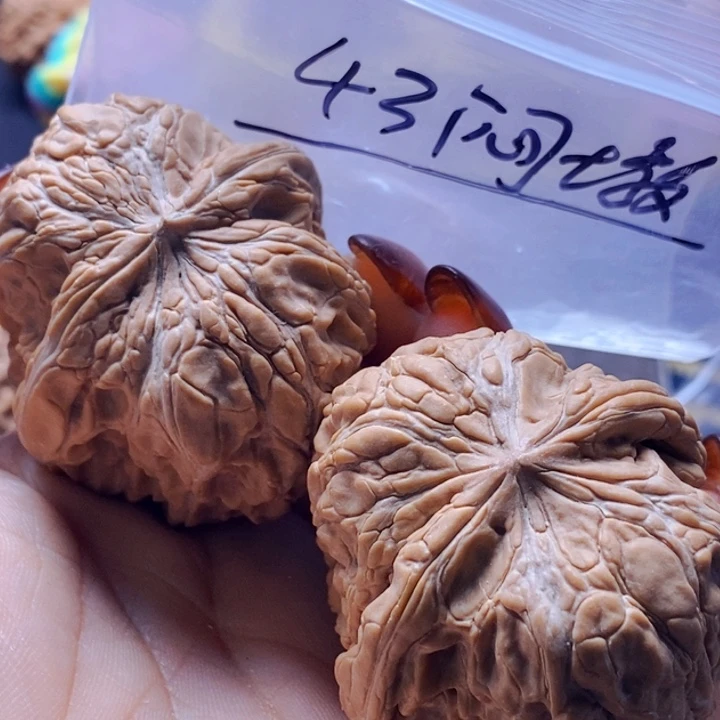 吊坠文玩核桃闷墩