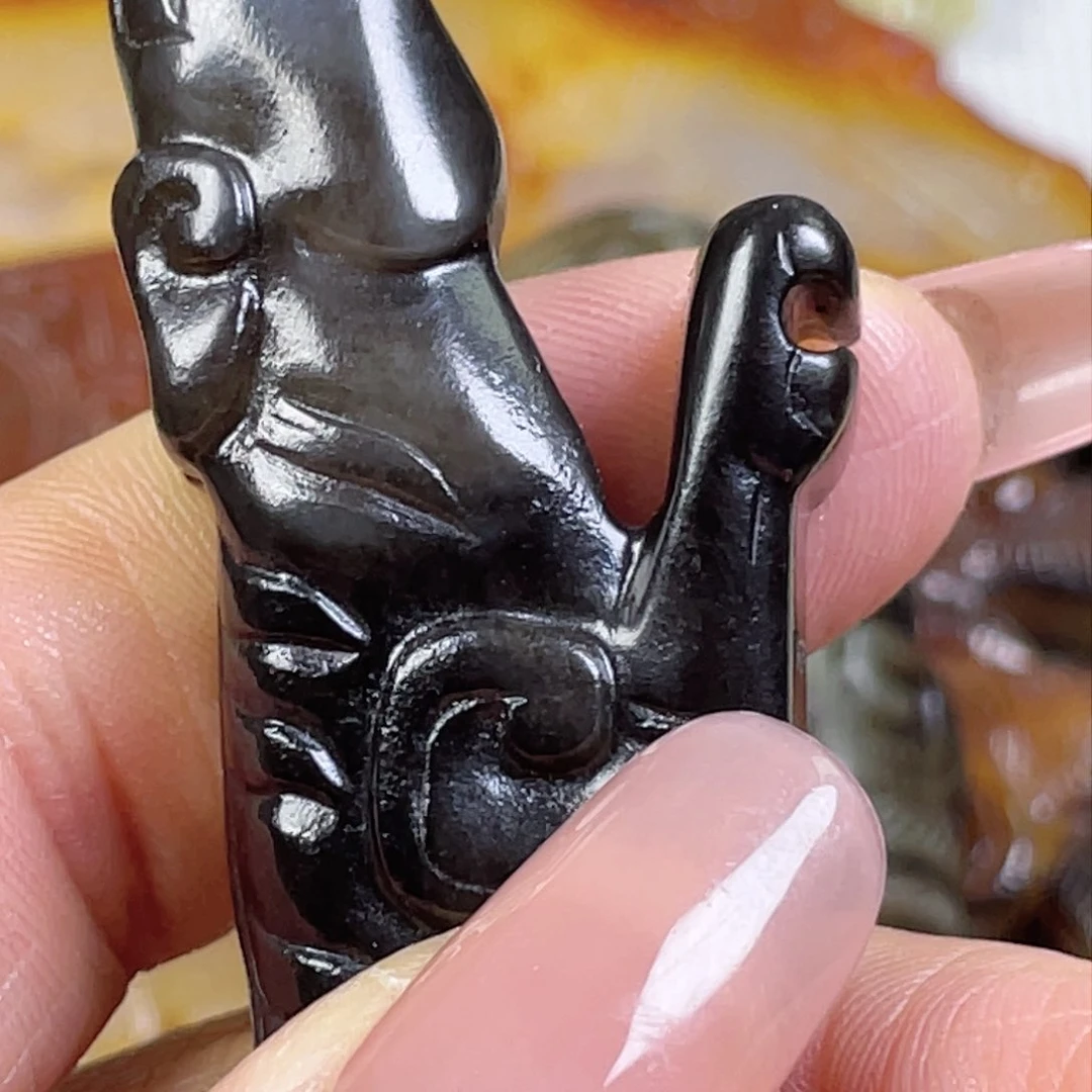 和田玉颈饰未镶嵌心*