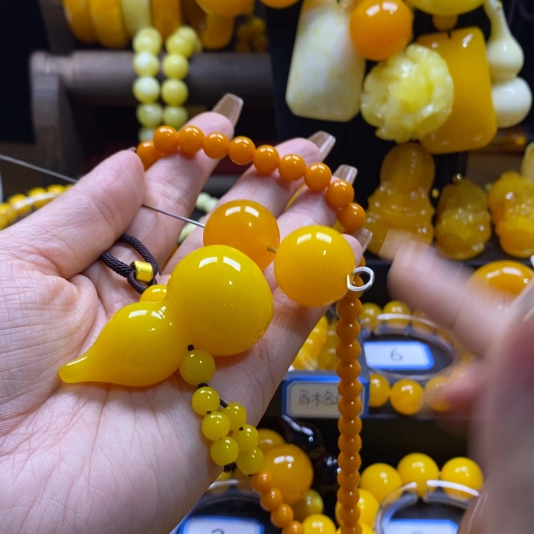 哈***。非金属鸡油黄小葫芦