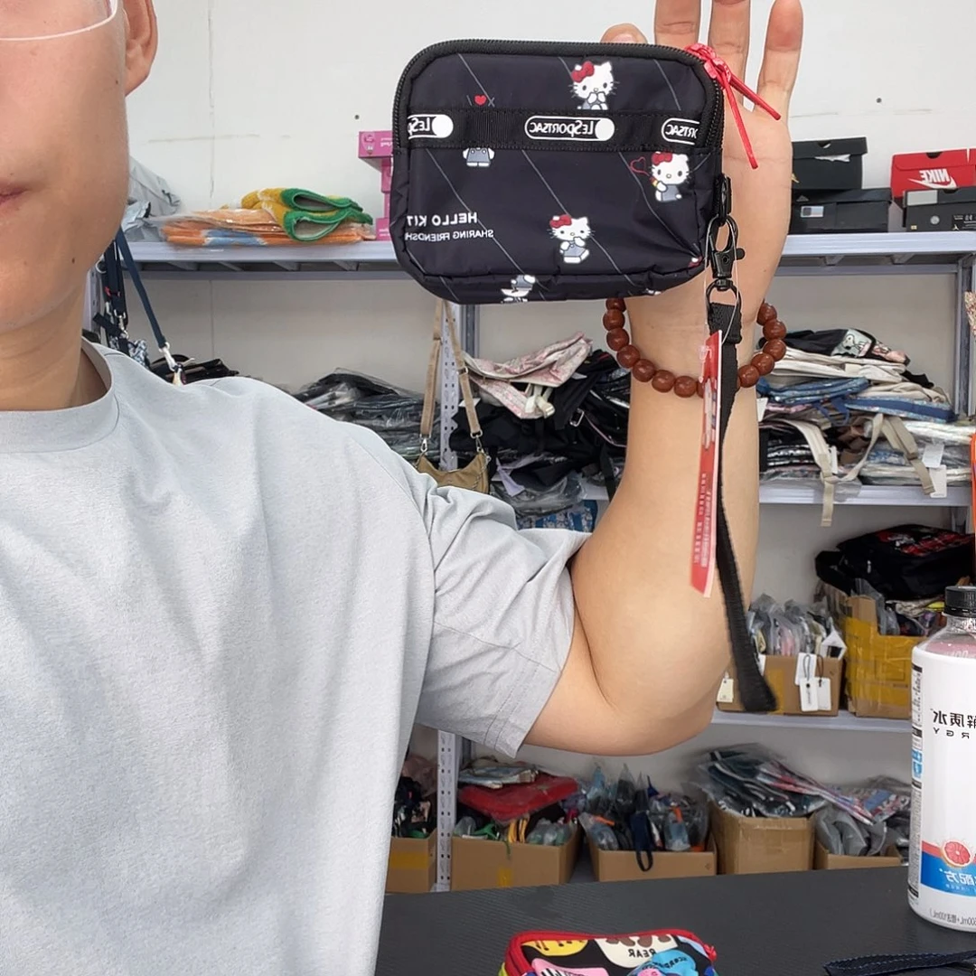PU化妆包等产品和产品