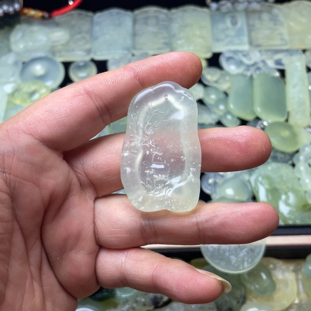 未镶嵌蛇纹石玉颈饰