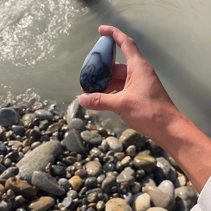 和田玉（糖玉）未镶嵌珠宝奇石