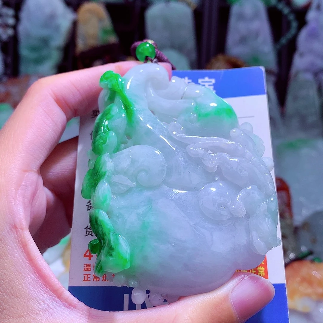 颈饰未镶嵌翡翠天然