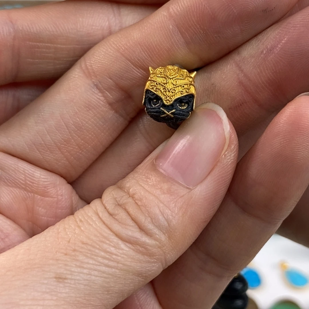 绿松石未镶嵌。呆呆