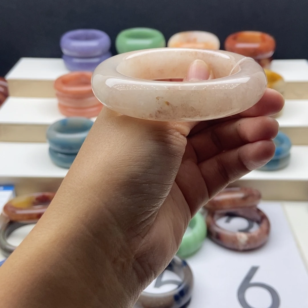 未镶嵌手镯石英质玉