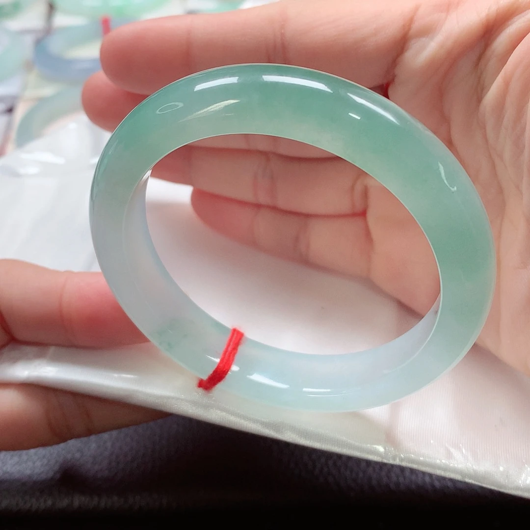 翡翠手镯未镶嵌天然A货翡翠