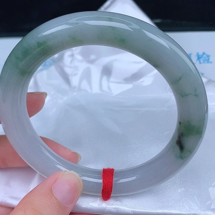 未镶嵌手镯（圆镯）翡翠天然