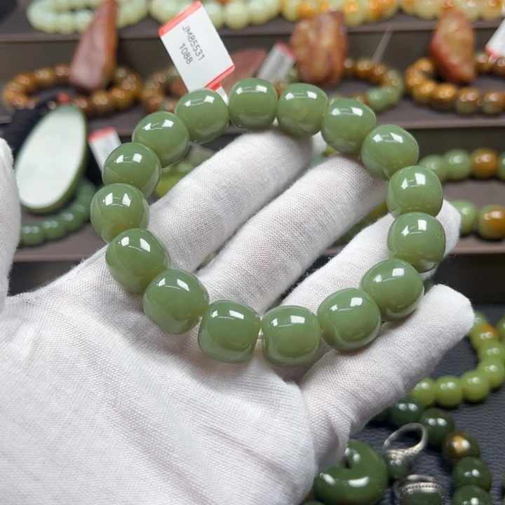 透闪石质玉未镶嵌手链