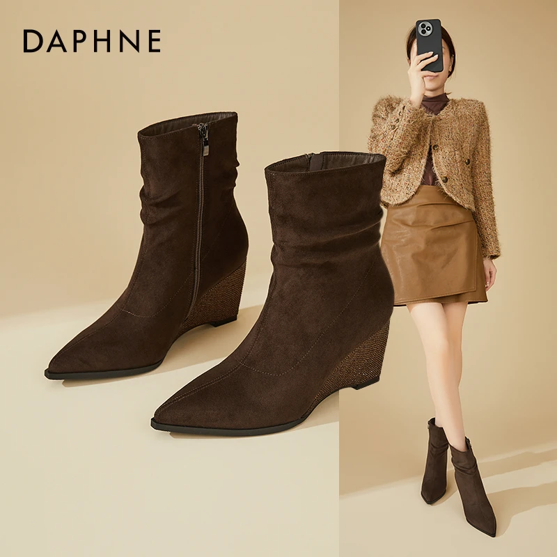 Daphne/达芙妮小众尖头时装靴女秋冬坡跟加瘦瘦靴时尚短靴堆堆靴