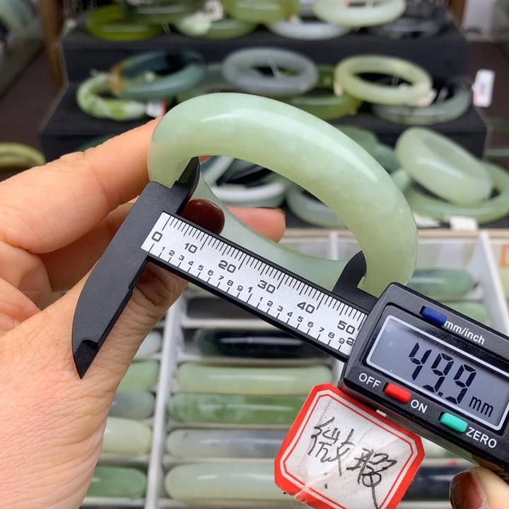 蛇纹石玉未镶嵌手镯539