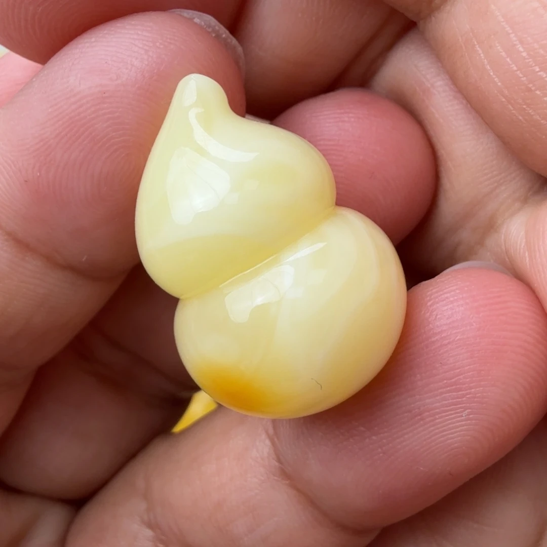 未镶嵌琥珀珠宝奇石3.93克