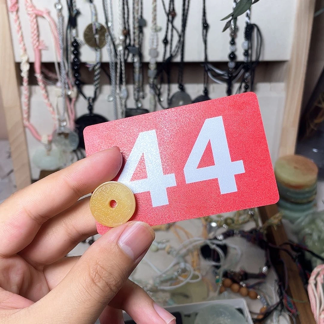 蛇纹石玉颈饰合金思*