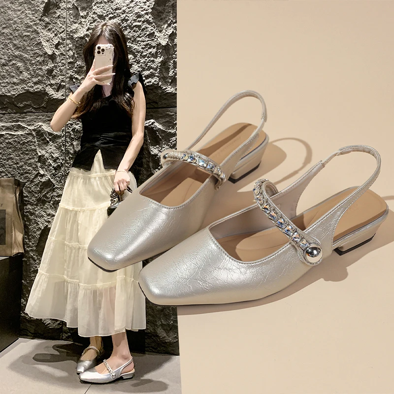 啄木鸟品牌爆款法式低跟水钻气质包头凉鞋女2025夏季新款后空单鞋