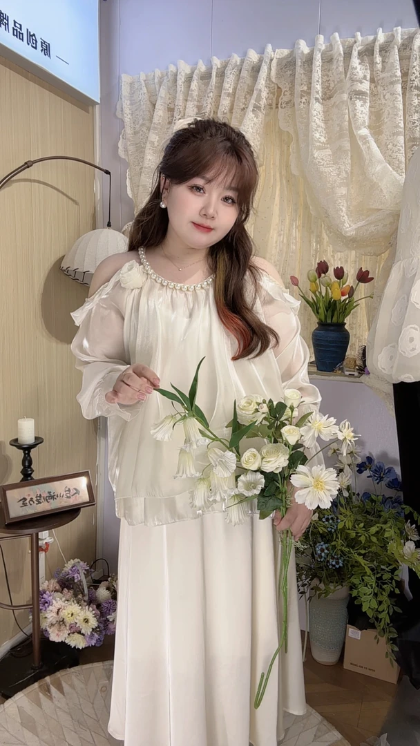 2025夏季新款大码女装韩系荷叶边立体花朵珍珠挂脖露肩长袖上衣