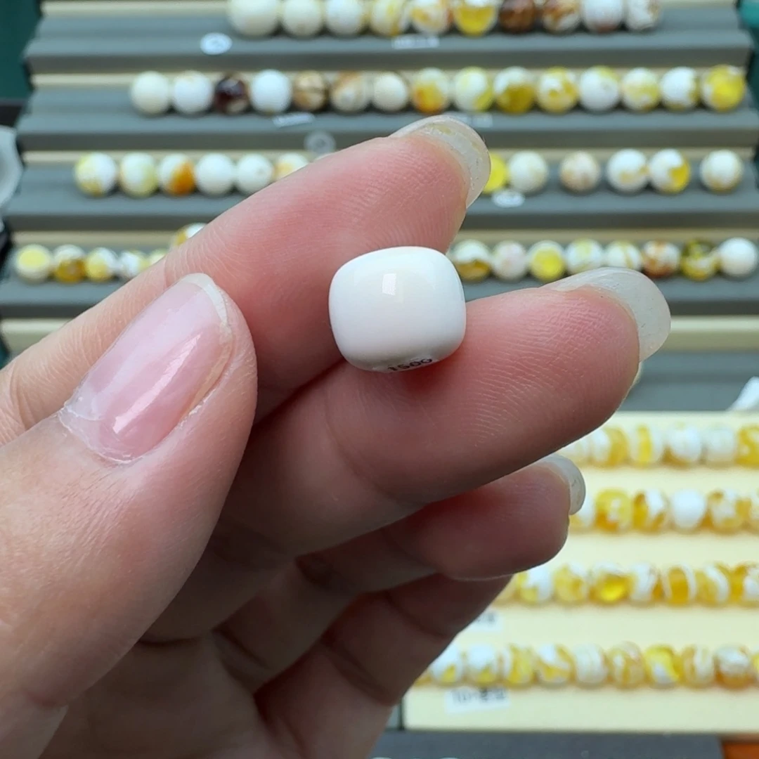 裸石琥珀未镶嵌10老型漆白