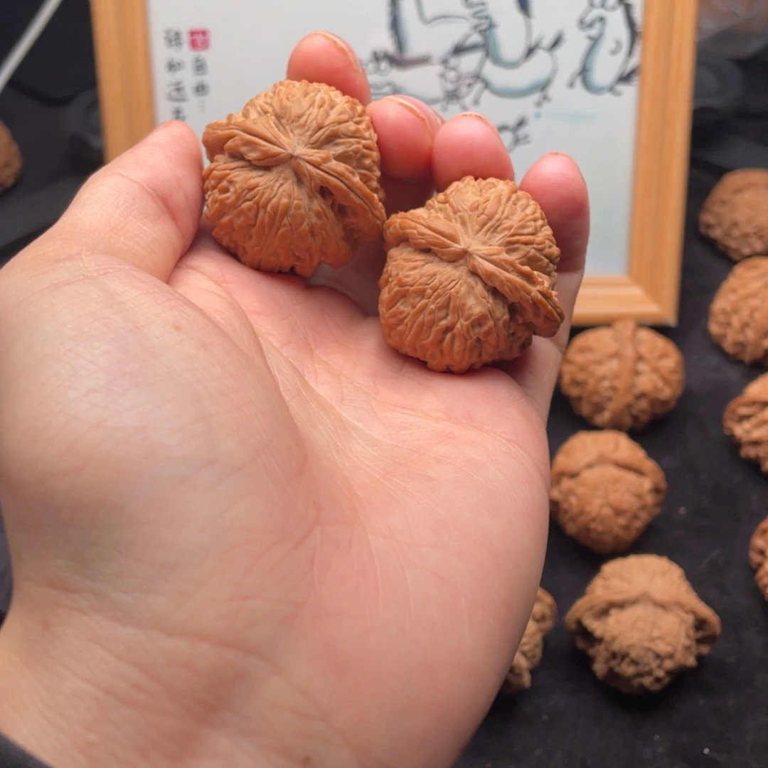 【闪购商品】文玩核桃把件小闷白瑕疵