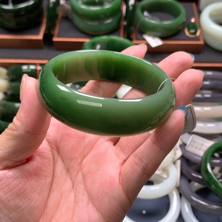 【闪购商品】未镶嵌手镯和田玉（碧玉）42