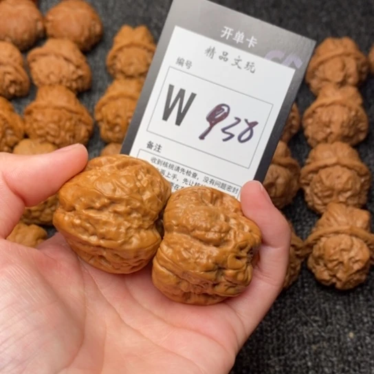吊坠桃核我是第一百40