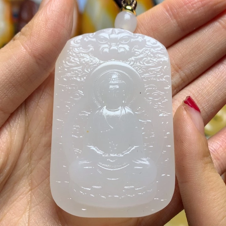一***萄颈饰未镶嵌和田玉