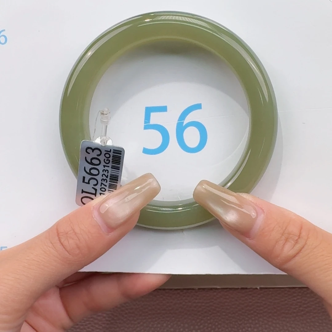 福***多和田玉未镶嵌手镯