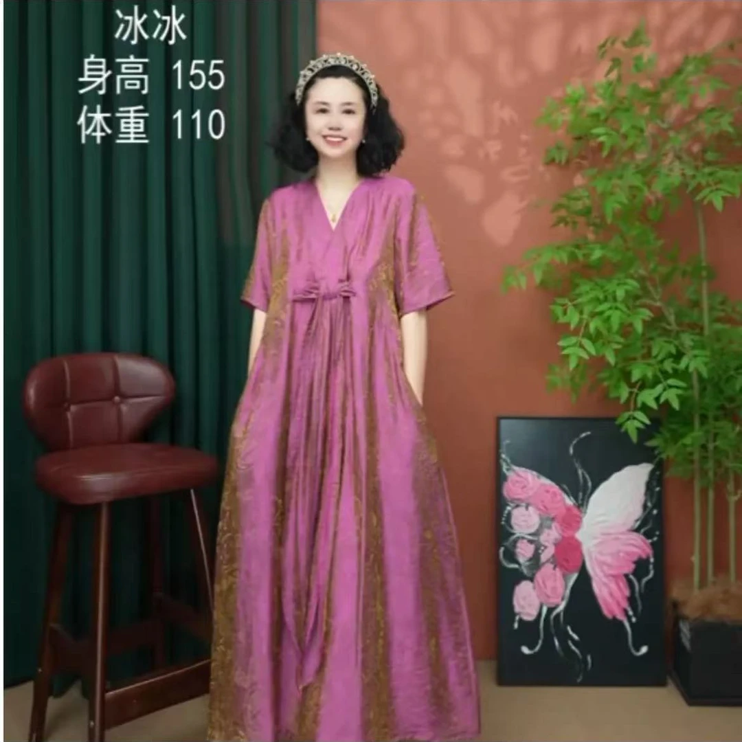 2025夏季新款设计感韩版V领时尚简约大气宽松透气显瘦遮肉连衣裙