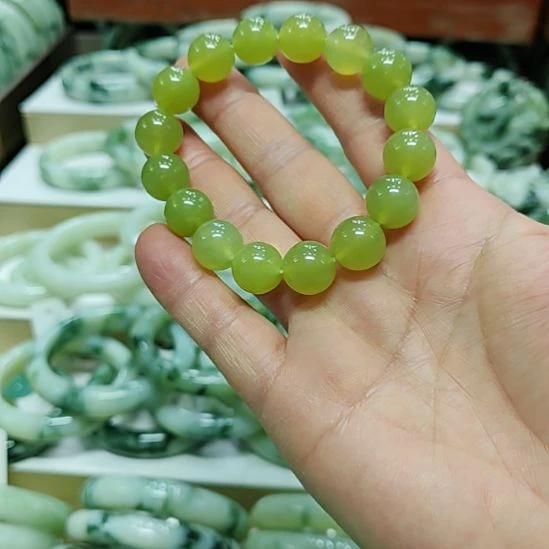 岫玉未镶嵌颈饰岫玉