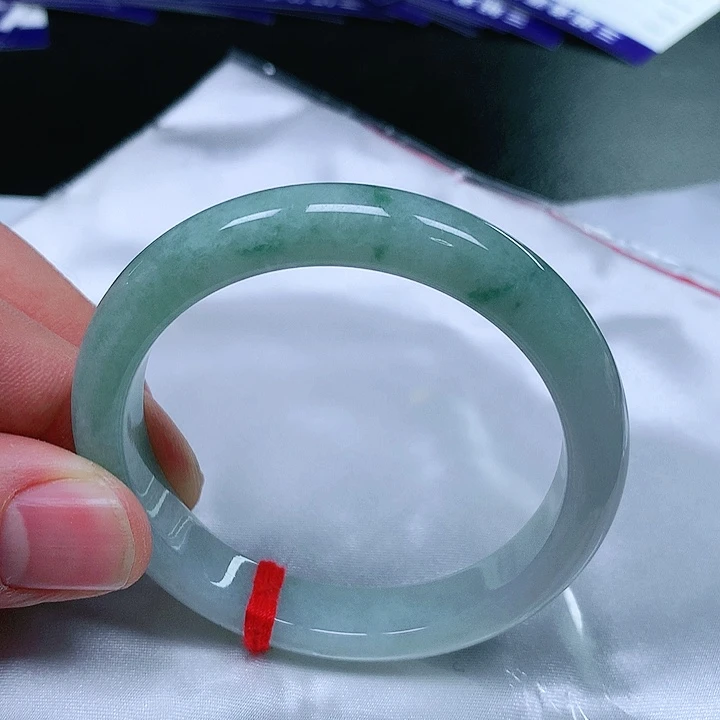 翡翠手镯（圆镯）未镶嵌翡翠手镯未镶嵌