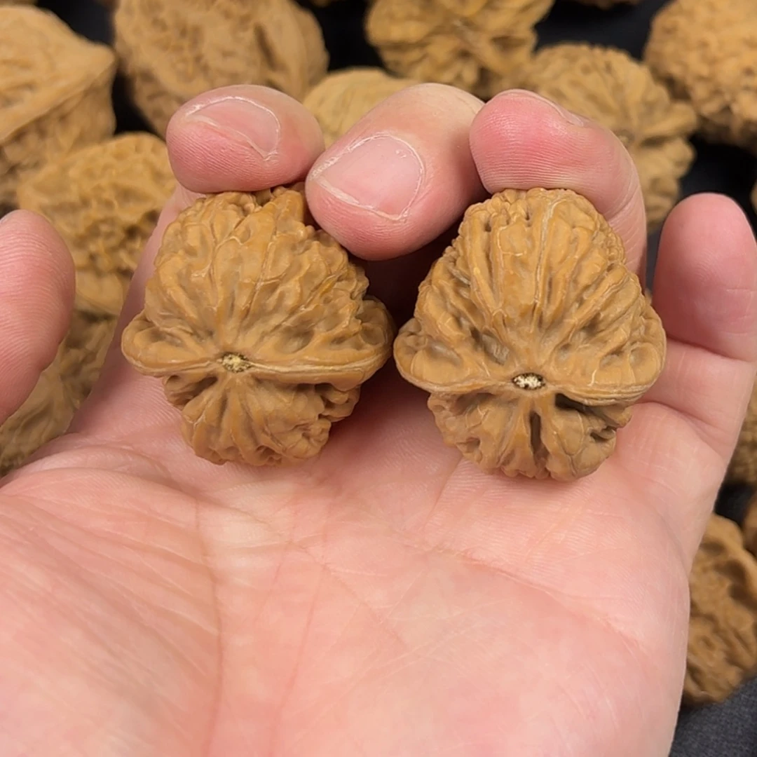 趙***玉文玩核桃吊坠凤凰台