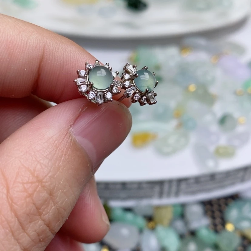 【闪购商品】翡翠吊坠(不含链)未镶嵌耳钉一对