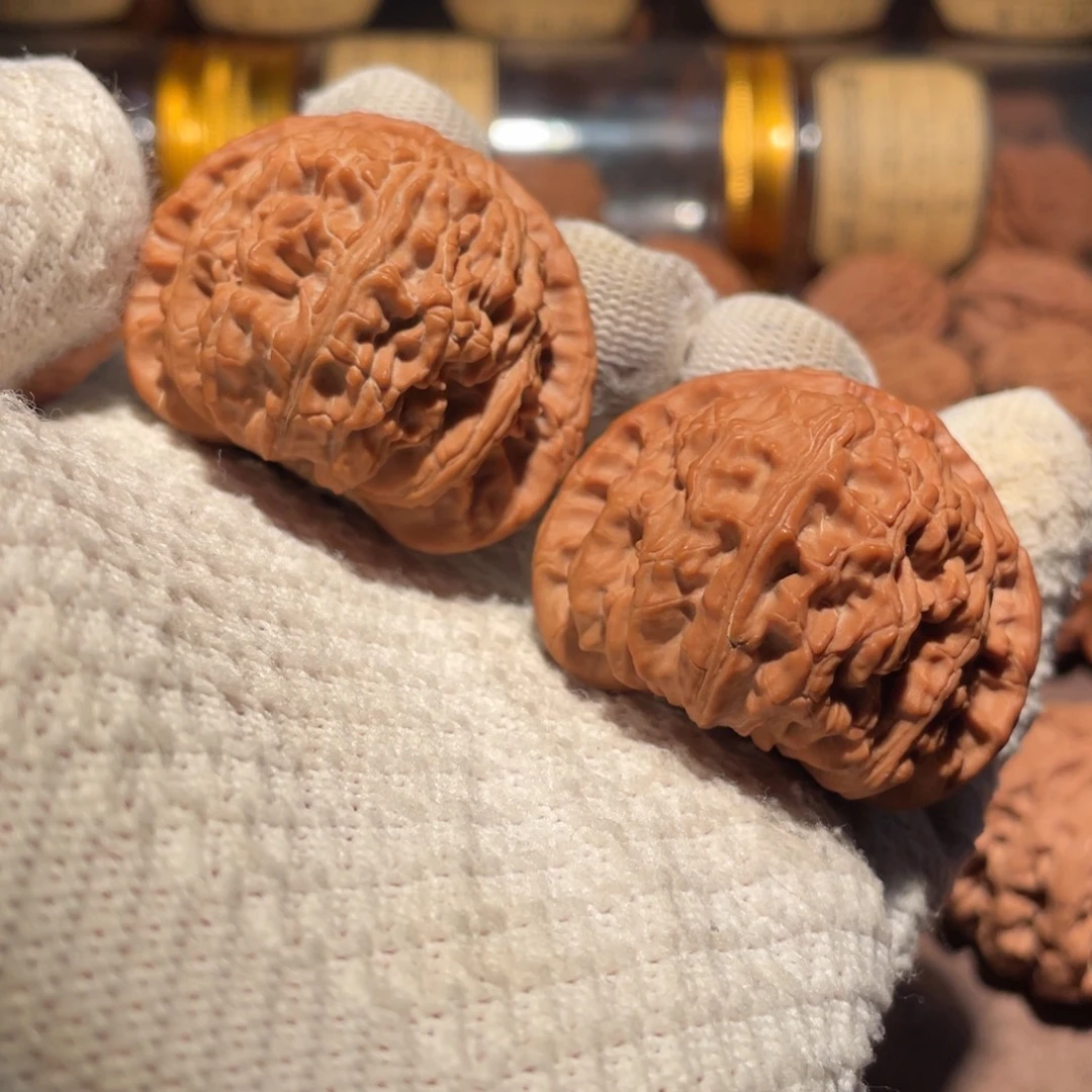 文玩核桃吊坠45三角球白