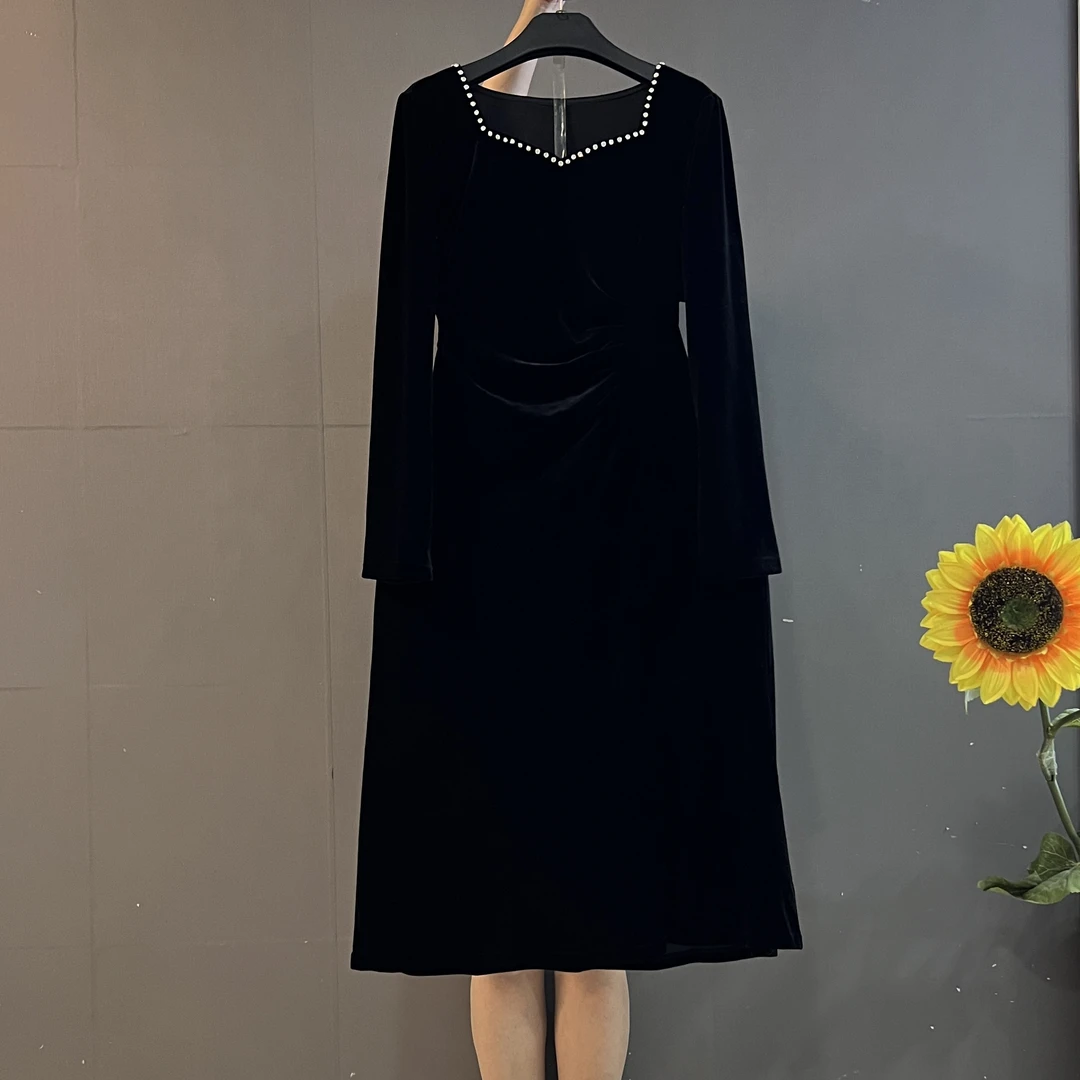 秋季新款法式复古赫本风方领钉珠收腰显瘦气质丝绒裙