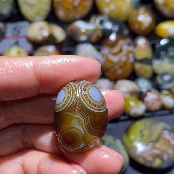 玛瑙/玉髓未镶嵌珠宝半成品92