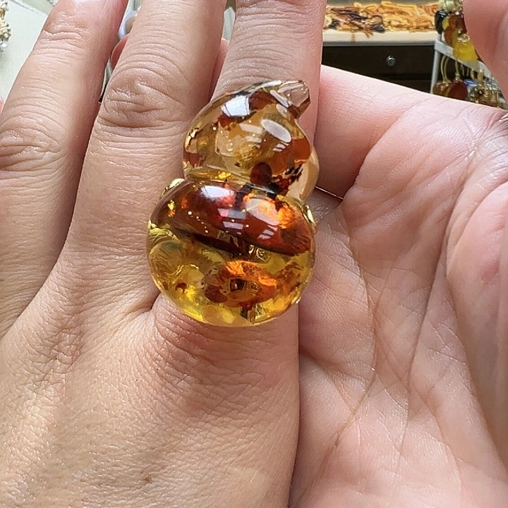 琥珀未镶嵌珠宝奇石