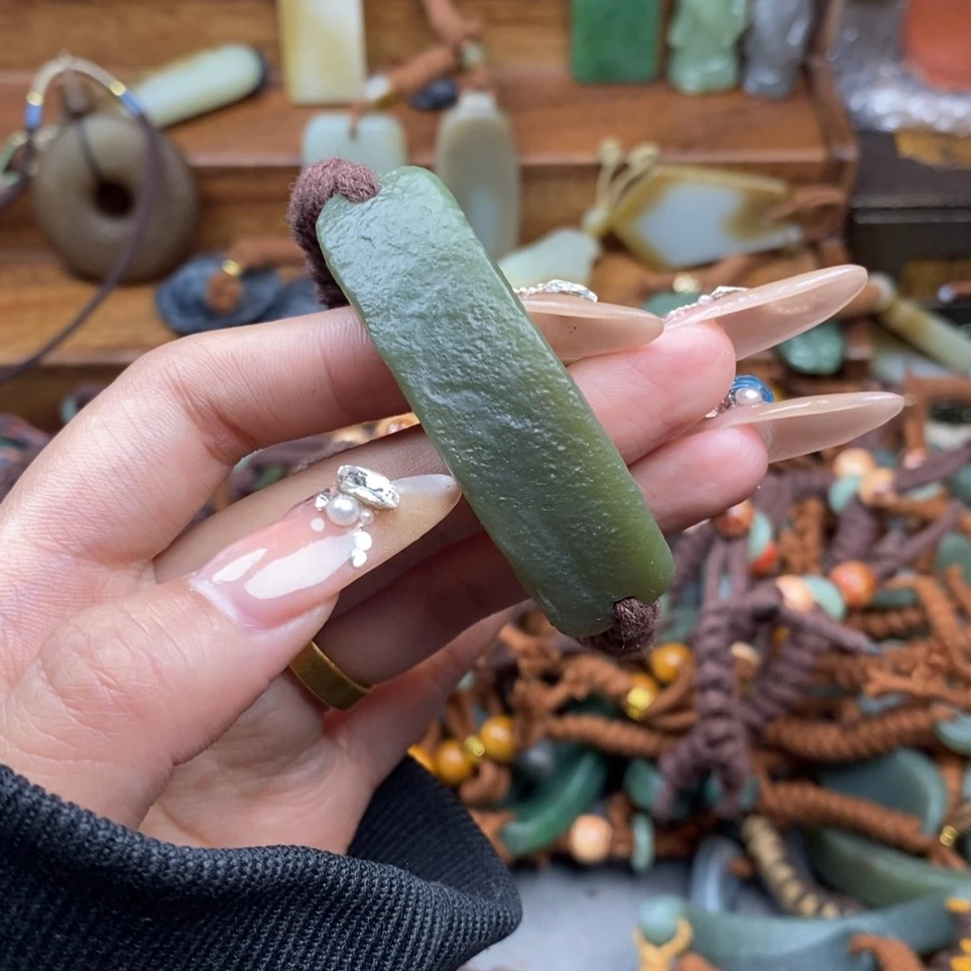 和田玉颈饰未镶嵌柠***?