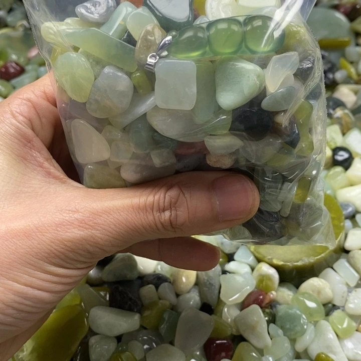 蛇纹石玉鱼缸石未镶嵌