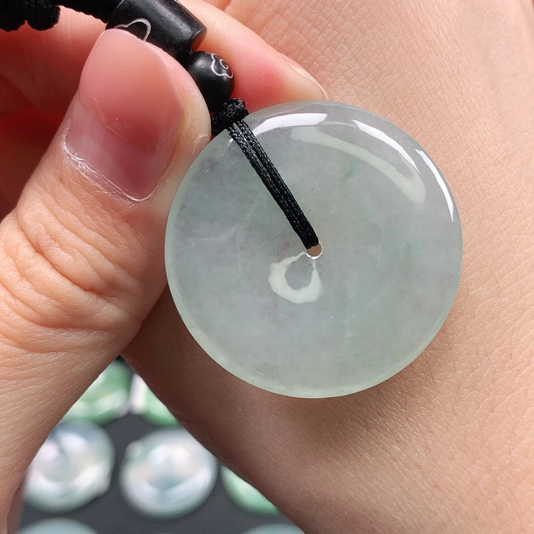 翡翠颈饰未镶嵌平安