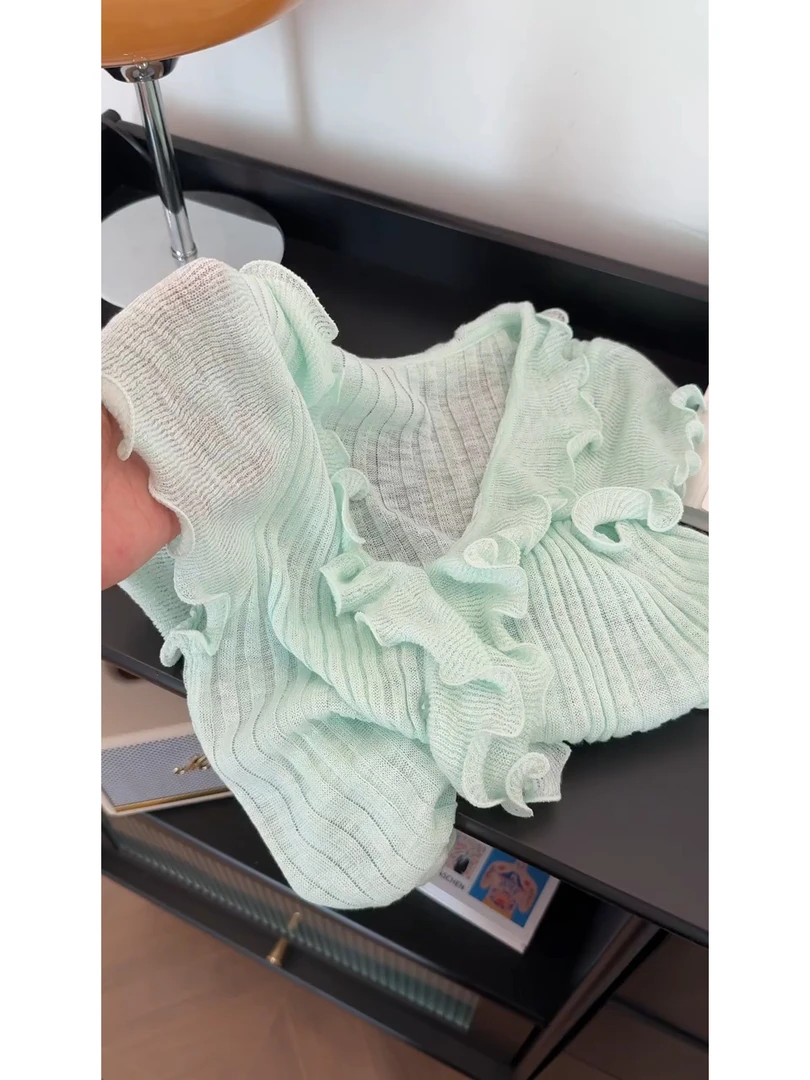 韩系小众木耳边坑条针织衫女2025夏季温柔单排扣荷叶边短袖上衣