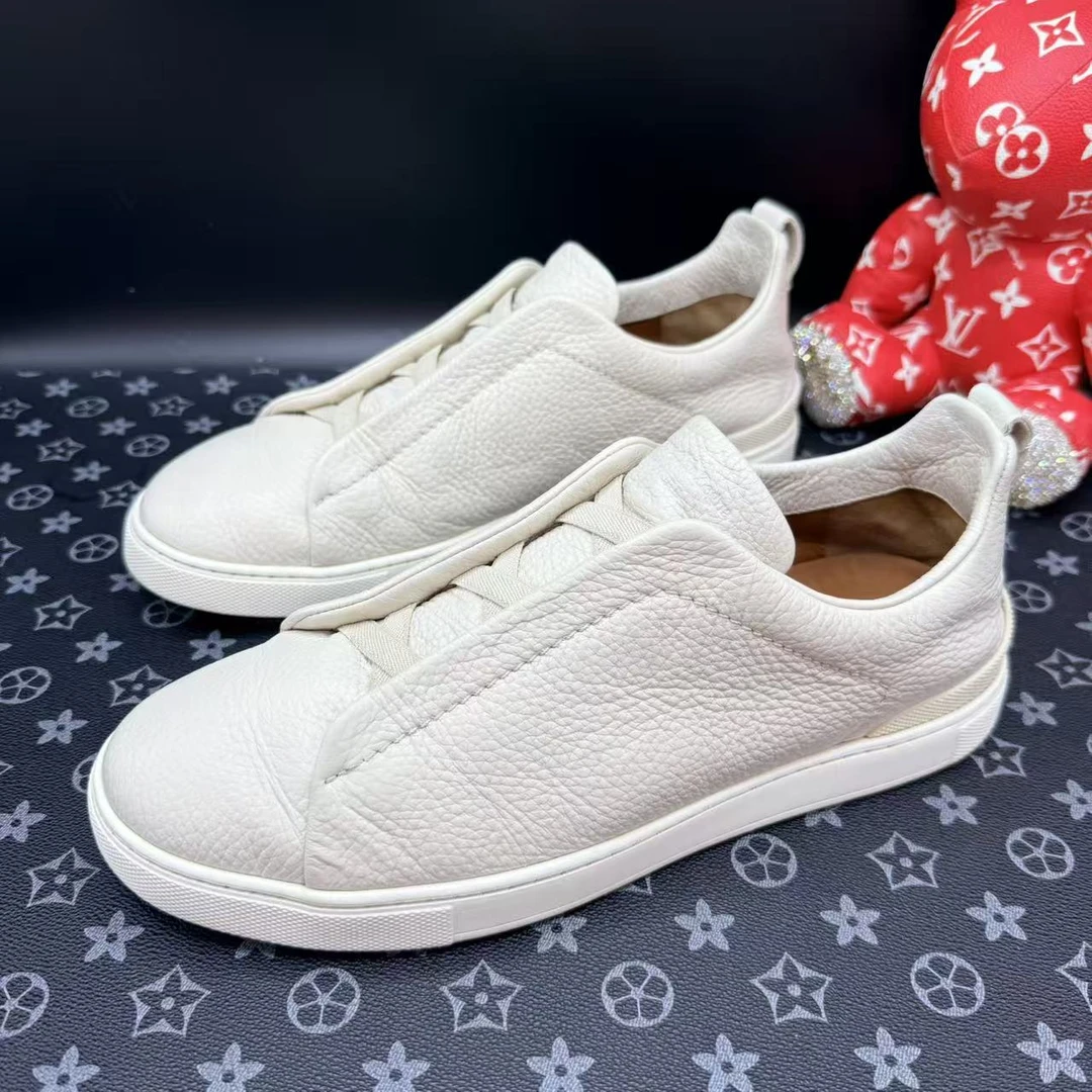 95新 ZEGNA 白色荔枝纹一脚蹬 41.5欧码 ddm3489