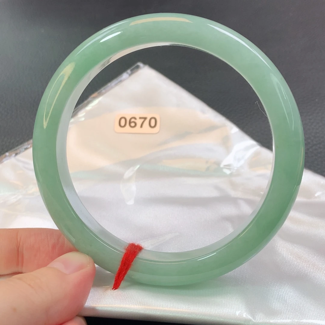 翡翠手镯未镶嵌0670号