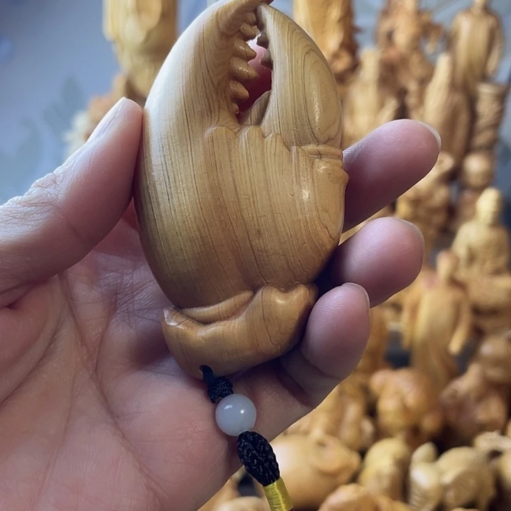 柏木（崖柏）崖柏手中有米