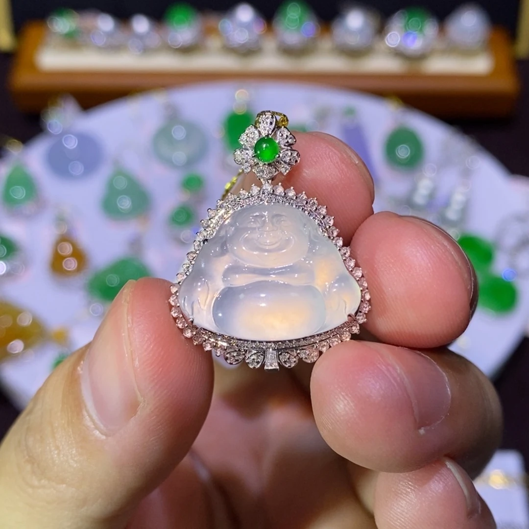 【闪购商品】颈饰18K金镶嵌翡翠