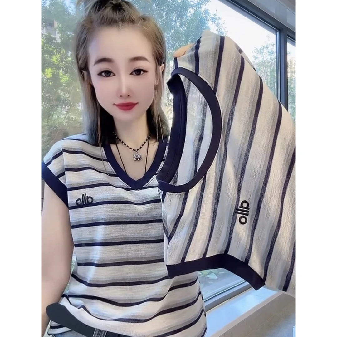 新款夏季女士时尚洋气小众气质刺绣字母拼接条纹圆领短袖T恤