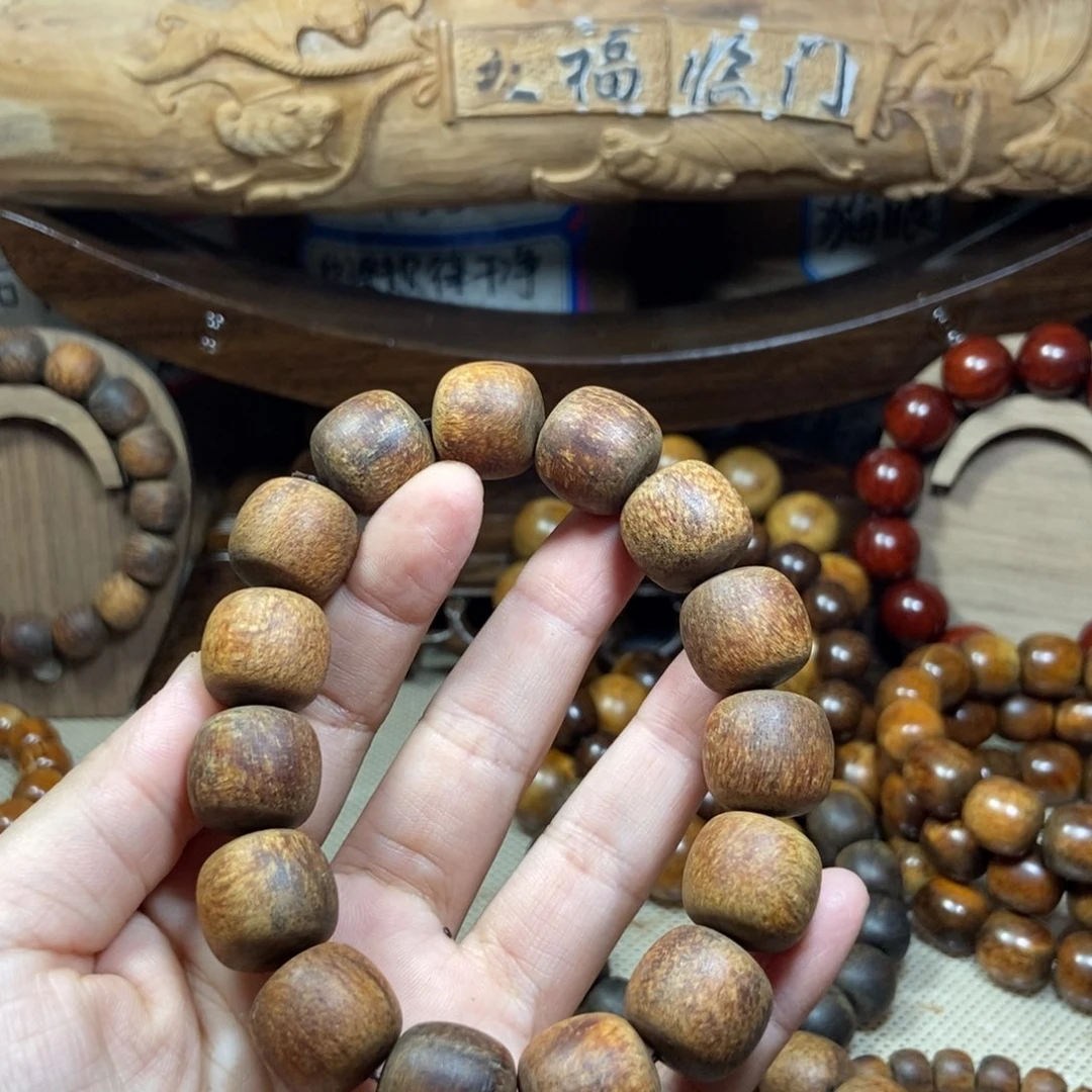 g***u非洲檀香无事牌贡木